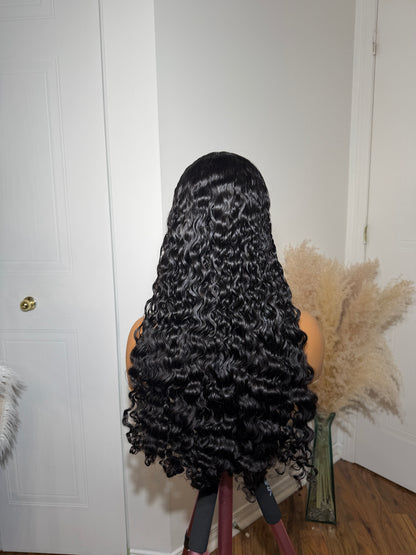 THE BOLD CURLY
