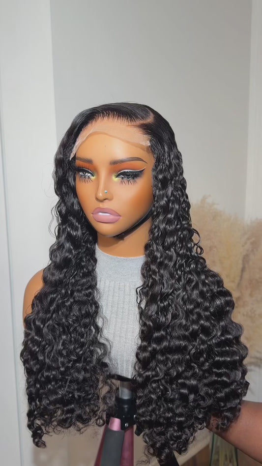 THE BOLD CURLY